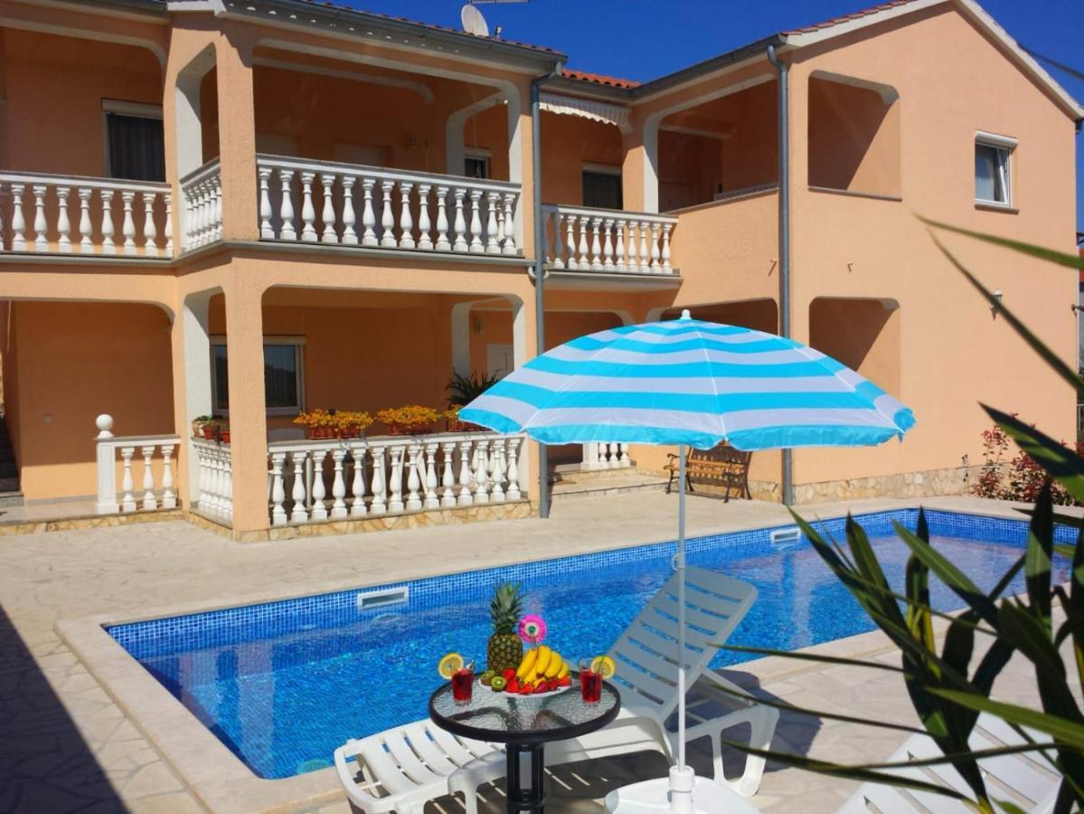 Appartamento Haus Delphin Porec Esterno foto