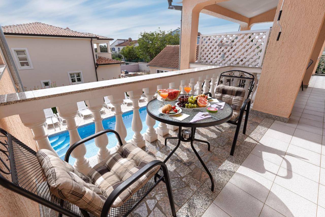 Appartamento Haus Delphin Porec Esterno foto