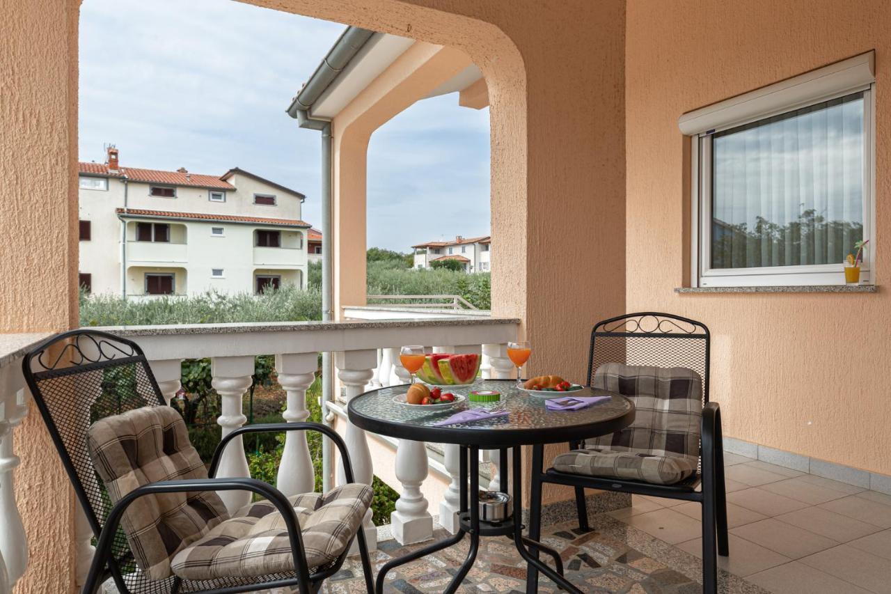 Appartamento Haus Delphin Porec Esterno foto