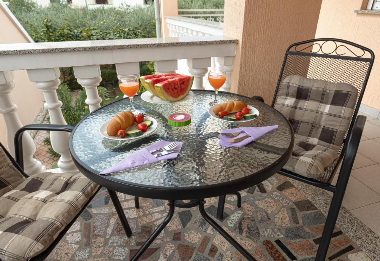 Appartamento Haus Delphin Porec Esterno foto