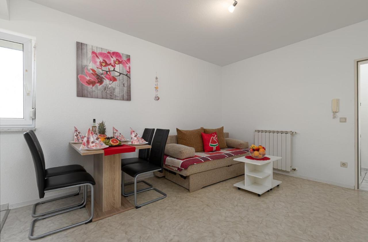 Appartamento Haus Delphin Porec Esterno foto